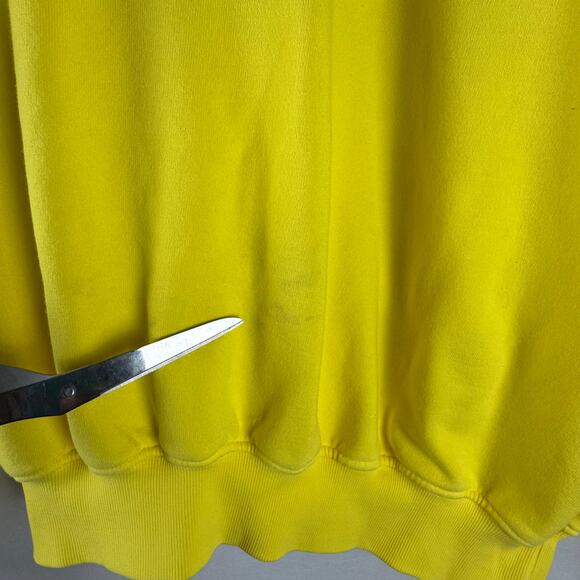 SoulCycle Derek Sweatshirt Crew Neck Size M Yellow Oversize Fit Graphic‎ Casual - Picture 5 of 5